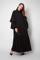 عباية سوداء بأكمام مطوية ومزينة بسواروفسكي