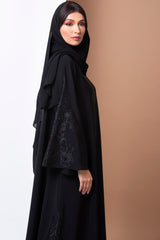عباية سوداء مطرزة بالدانتيل كلوش خام صالونا