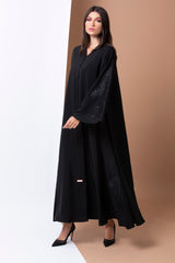 عباية سوداء مطرزة بالدانتيل كلوش خام صالونا