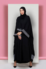 BLACK GEOMERTIC EMBROIDEREY SOALON ABAYA.