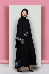 BLACK GEOMERTIC EMBROIDEREY SOALON ABAYA.