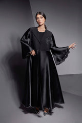 BLACK CRYSTALIZED ORGANZA COLLARED ABAYA.