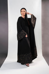 BLACK EMBRODERED OPEN BISHT ABAYA