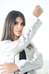 عباية قصة بليز بأزرار لون بيج خام ساتان