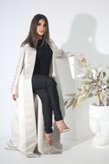 عباية قصة بليز بأزرار لون بيج خام ساتان