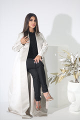 عباية قصة بليز بأزرار لون بيج خام ساتان