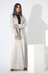 عباية قصة بليز بأزرار لون بيج خام ساتان