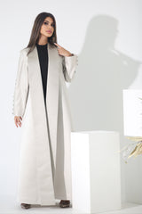 عباية قصة بليز بأزرار لون بيج خام ساتان