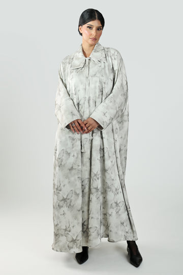 عباية  كريب ابيض مشجر مغلقه 