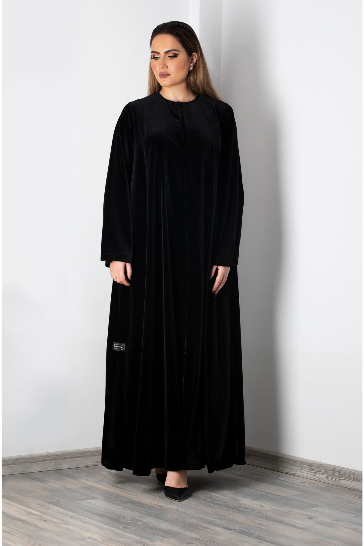 Kuwait Shadow SHADOW KUWAIT | BLACK VELVET PLAIN BUTTONED ABAYA. – Shadow KW