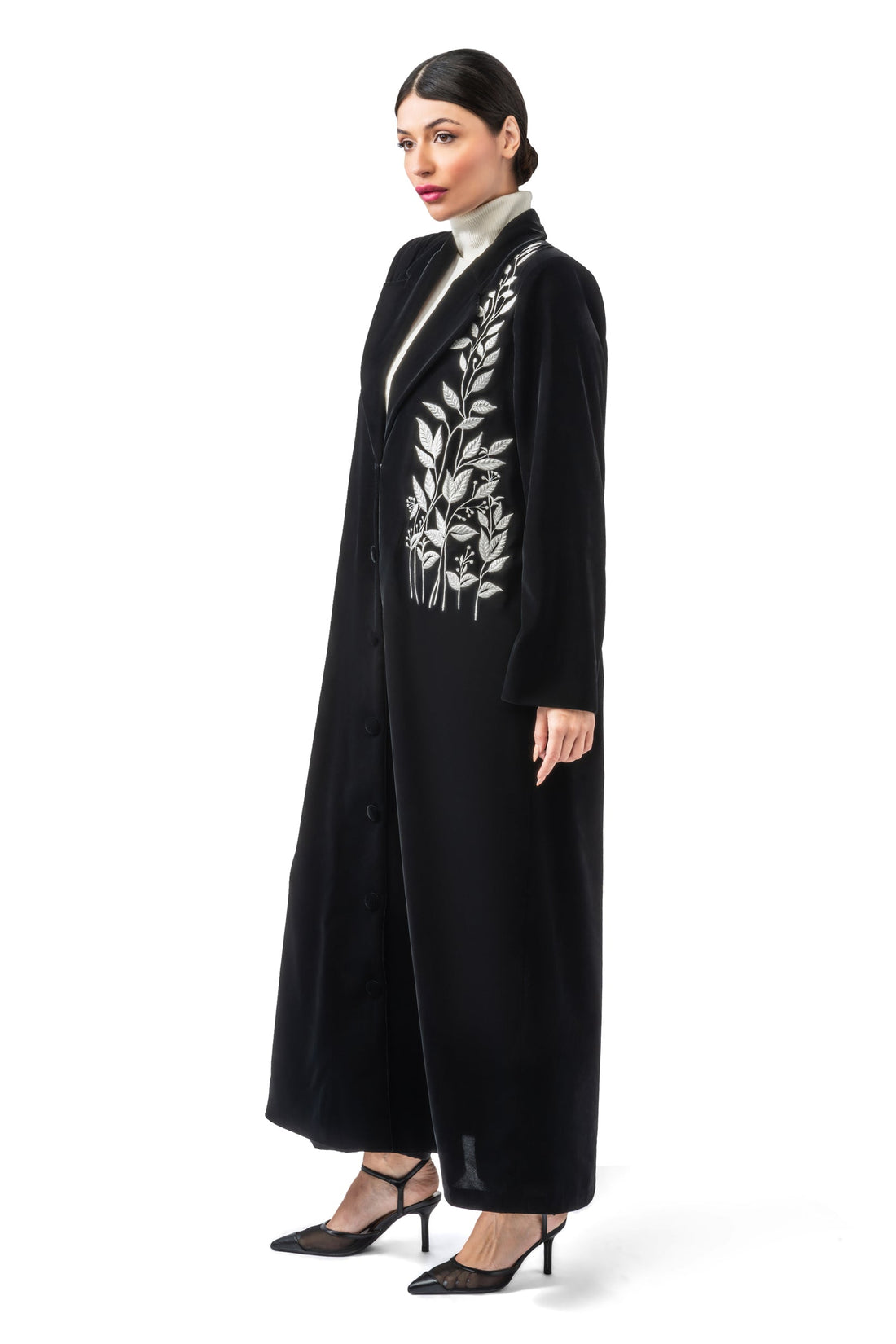 BLACK  EMBROIDREY  BLAZER  CLOSE ABAYA