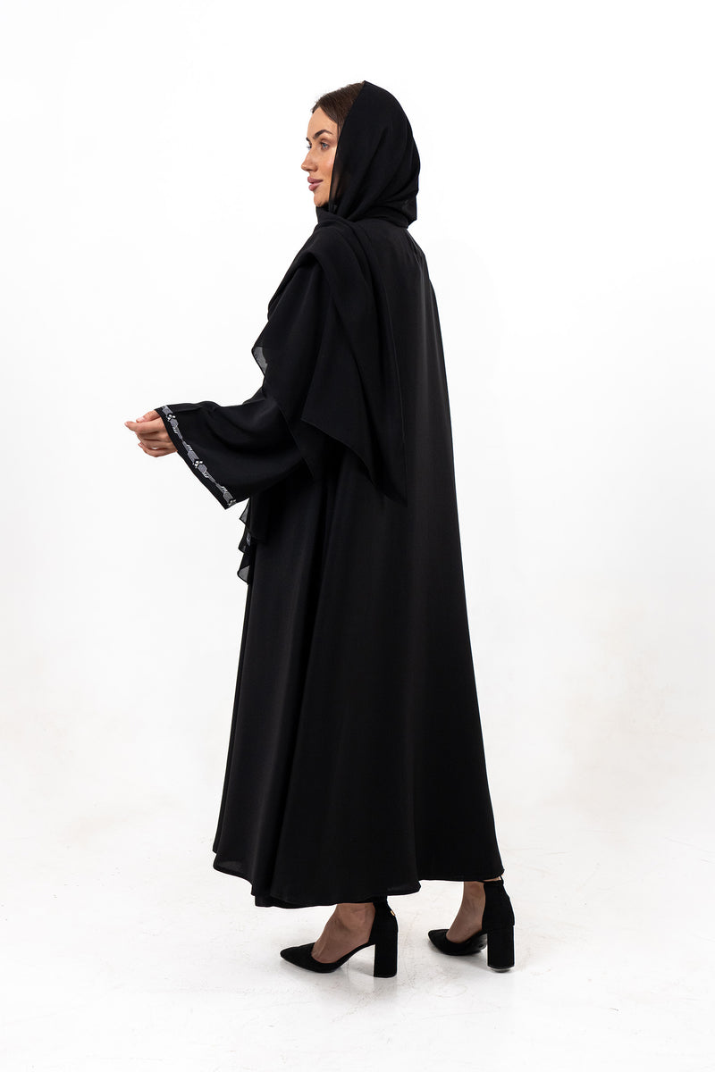 عباية مطرزة مسكرة من خام صالونا 