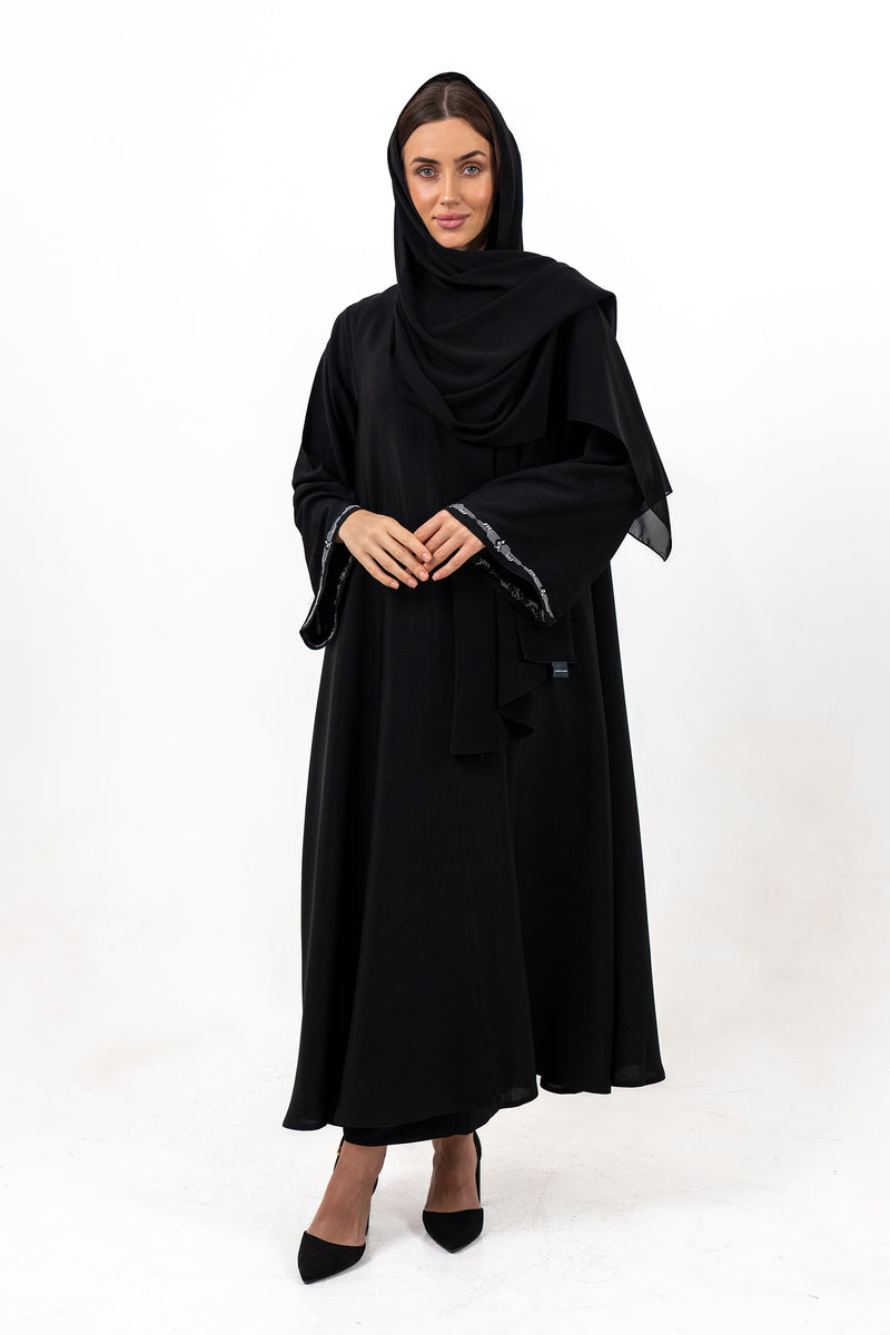 عباية مطرزة مسكرة من خام صالونا 