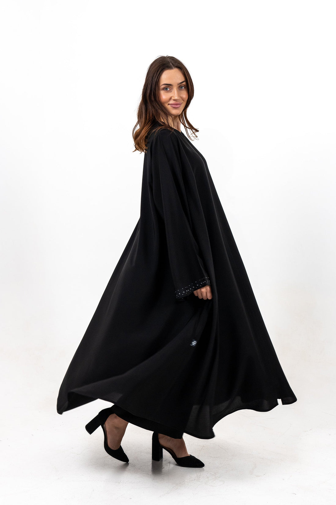 BLACK EMBROIDERED SOALON CLOSE ABAYA