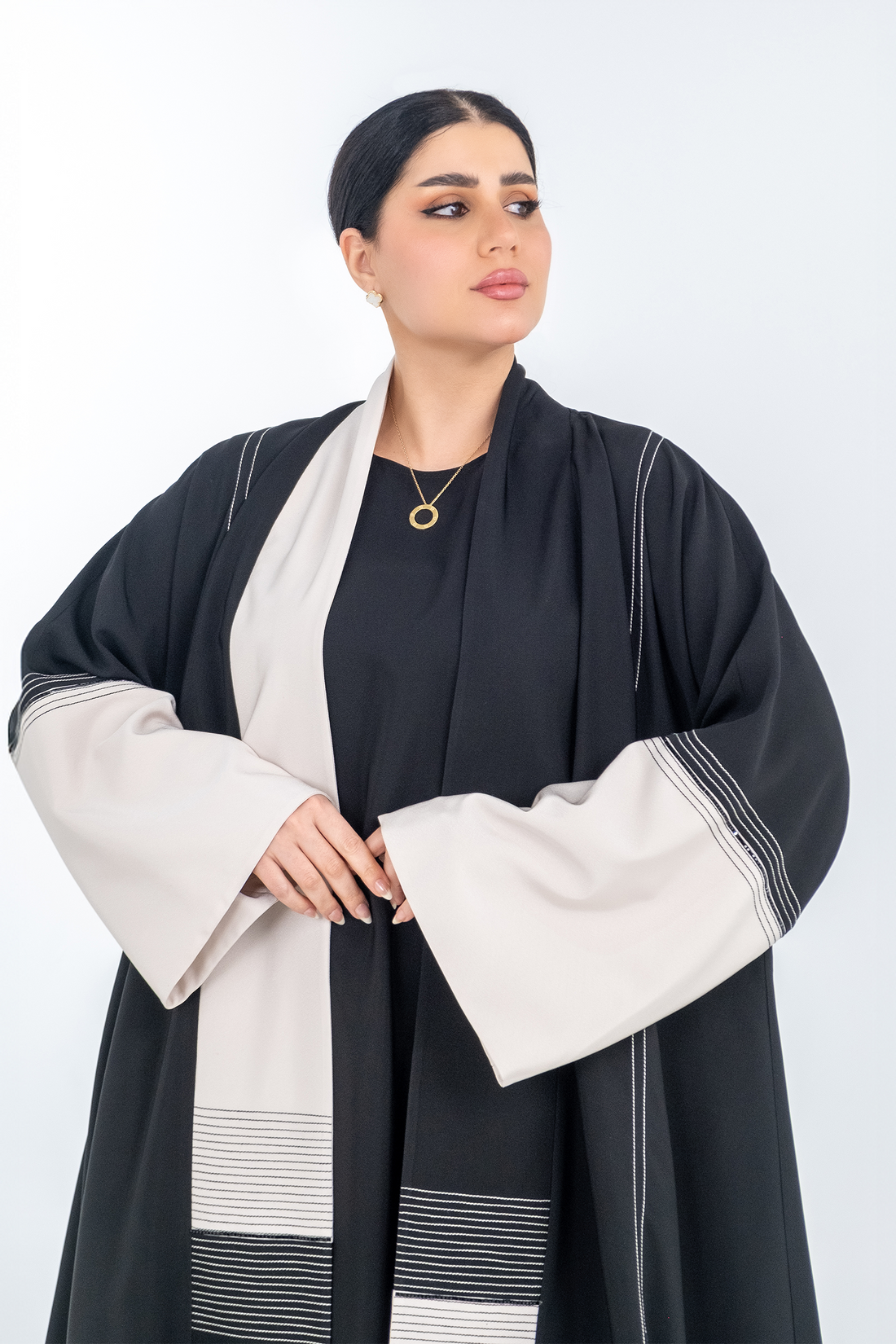 BLACK SOALON TRENDY OPEN CRYSTALIZED ABAYA