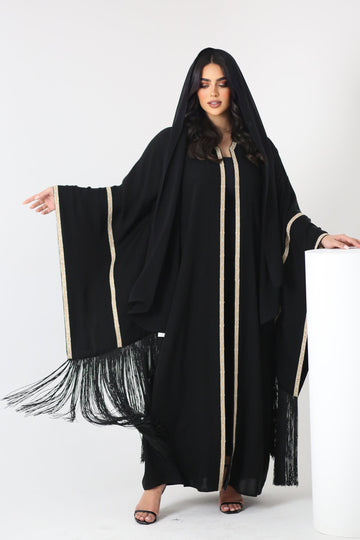 عباية كريب سوداء سادة مفتوحة.